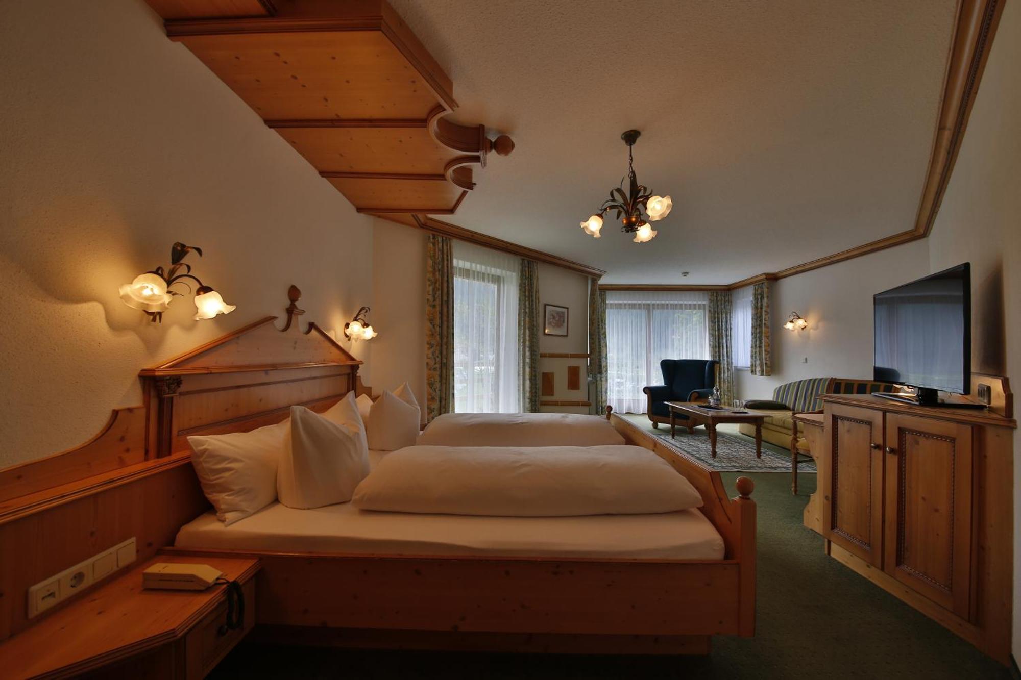 Romantik Resort & Spa Der Laterndl Hof Хальдензе Номер фото